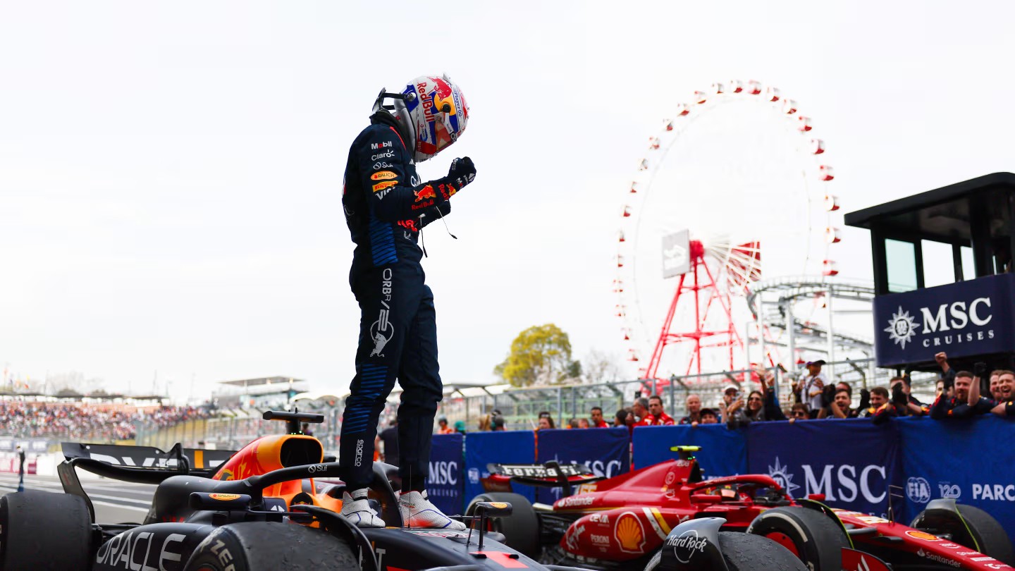 photo: Max Verstappen wins the Japanese GP
